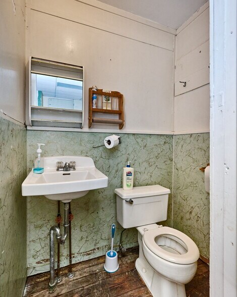 More Photos Of 42-44 Pleasant St, Easthampton Storefront Retail Residential For Sale