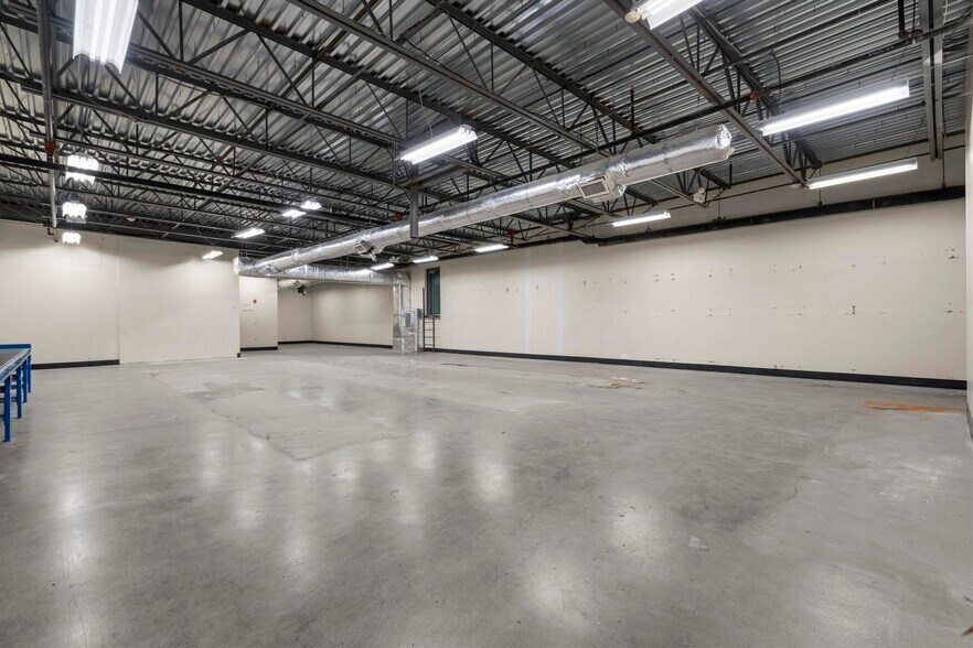 More Photos Of 1083 Boston Post Rd, Milford Drugstore For Lease