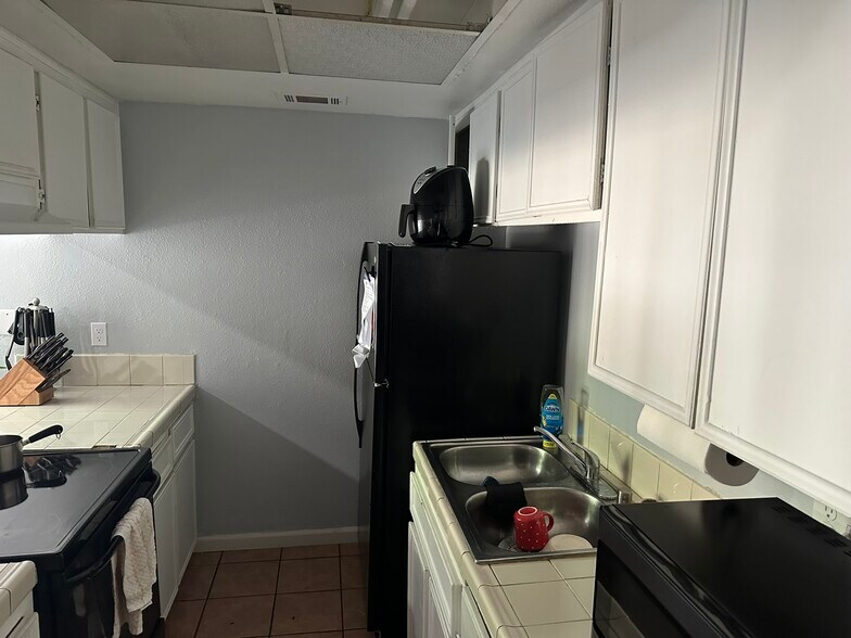 More Photos Of 3423-3425 Charleston Ct, Stockton Apartments For Sale