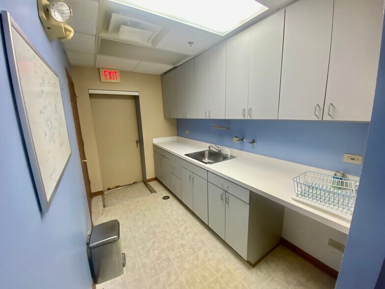 More Photos Of 18220 Harwood Ave, Homewood Office Residential For Sale