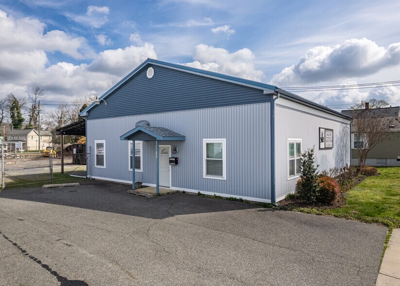 More Photos Of 507 Dover St, Easton Warehouse For Sale