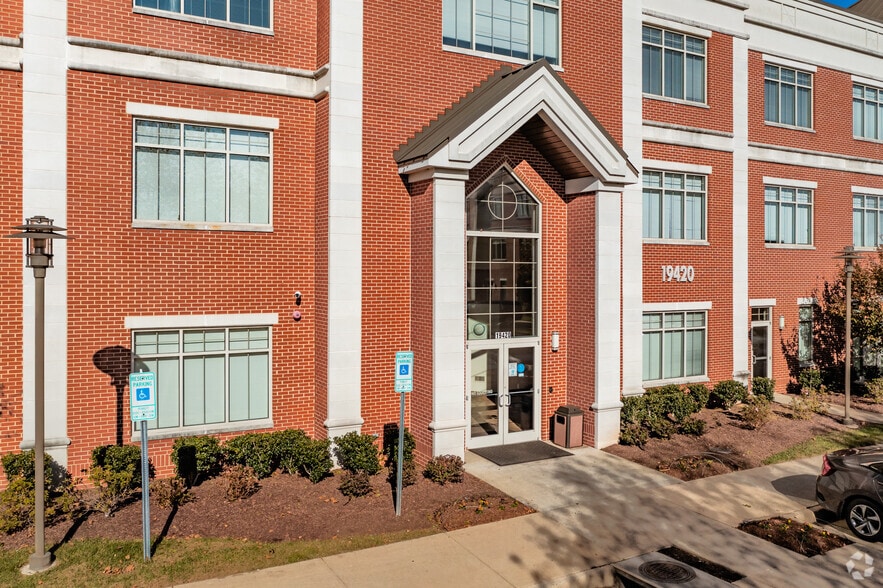 More Photos Of 19420 Golf Vista Plz, Leesburg Medical For Sale