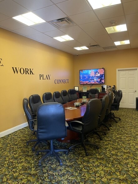 More Photos Of 2121 S Hiawassee Rd, Orlando Apartments For Lease