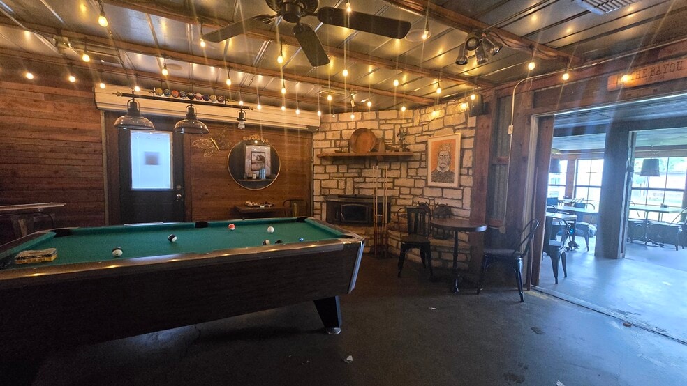 More Photos Of 4021 Acton Hwy, Granbury General Retail For Lease