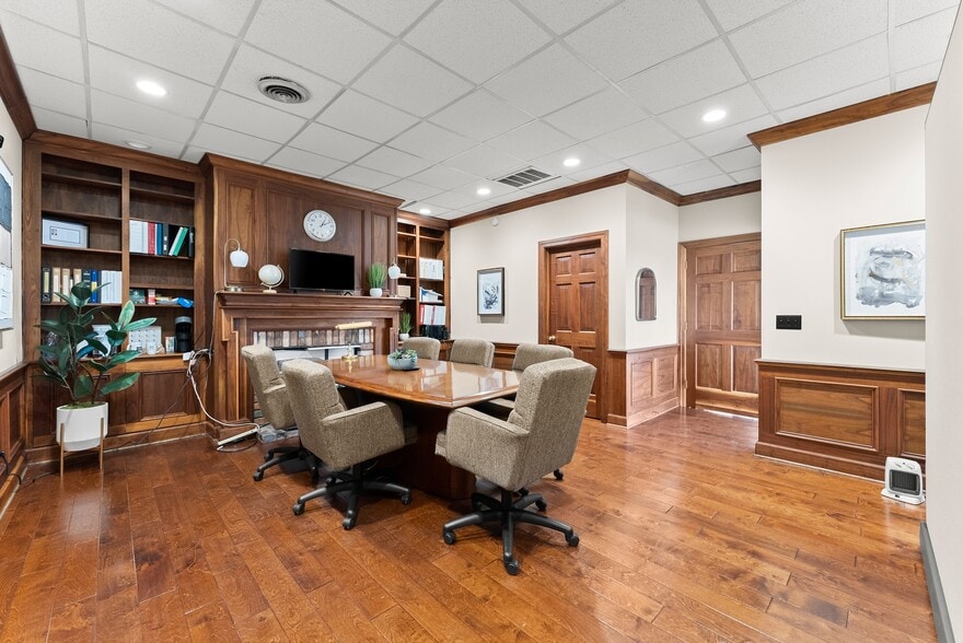 More Photos Of 636 Industrial Blvd, Gainesville Warehouse For Sale