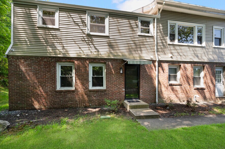 More Photos Of 15 Thomas St, North Providence Freestanding For Sale