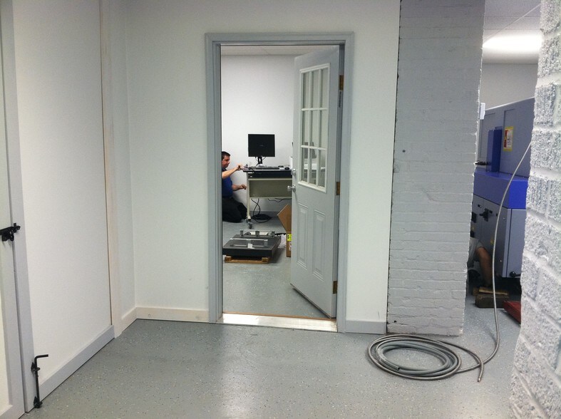 More Photos Of 175 E King St, Ephrata Warehouse For Lease