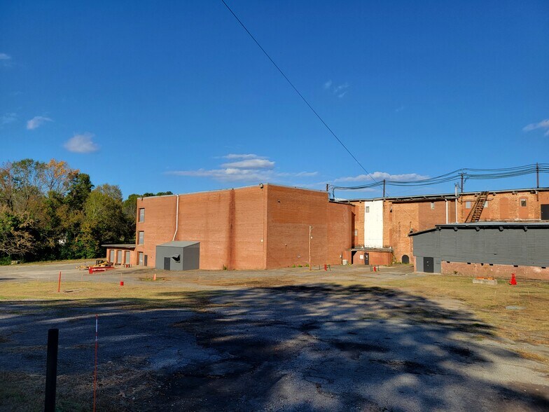 More Photos Of 501 N Mountain St, Cherryville Industrial For Sale