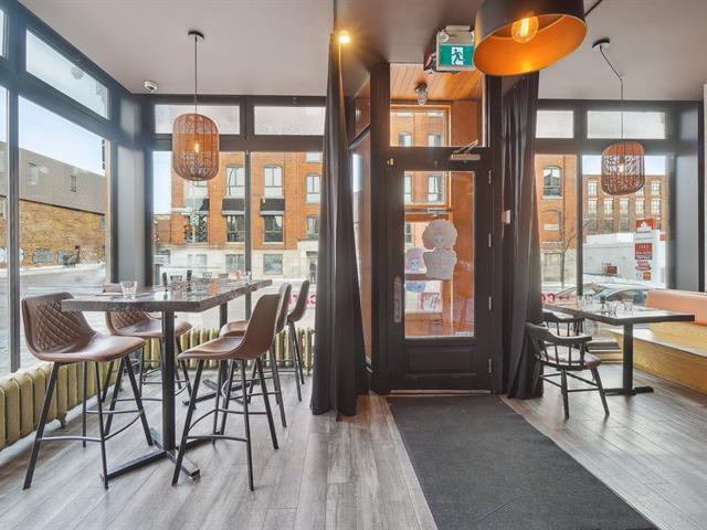 More Photos Of 5490 Boul Saint-Laurent, Montréal Convenience Store For Sale