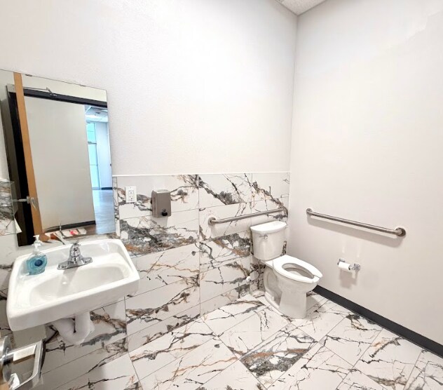 More Photos Of 15815 Shaddock Dr, Winter Garden Office For Lease