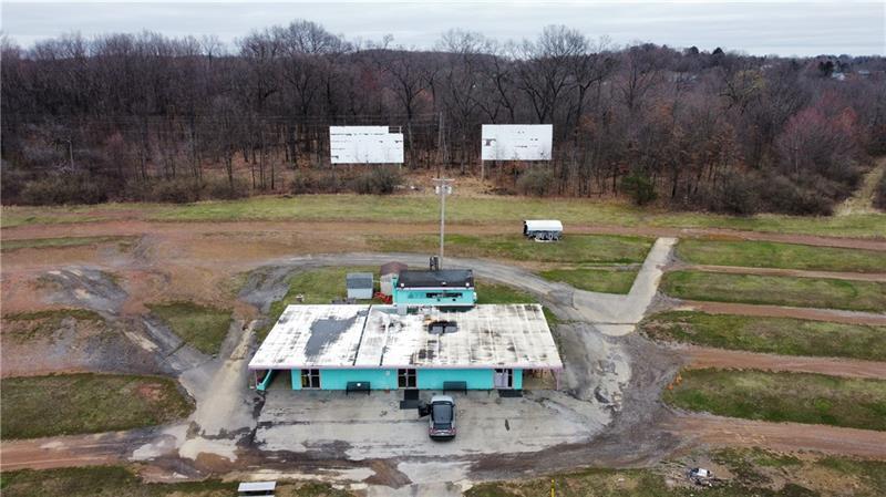 More Photos Of 1985 N Main Street Ext, Butler Drive In Movie For Sale