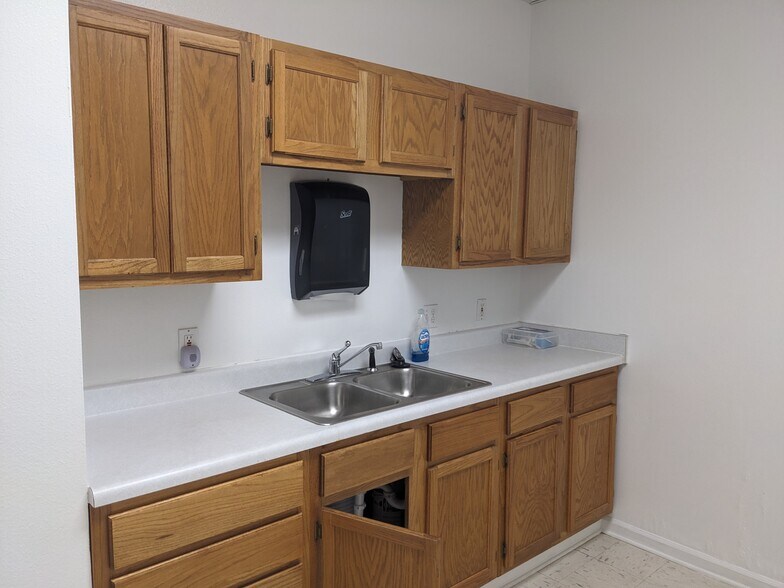 More Photos Of 6 Seven Acres Dr, Little Rock Office For Lease