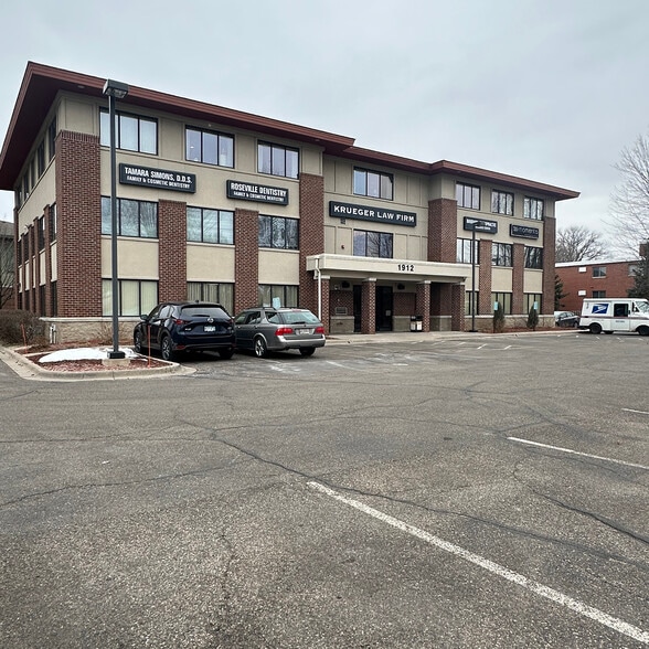 More Photos Of 1912 N Lexington Ave, Roseville Medical For Lease