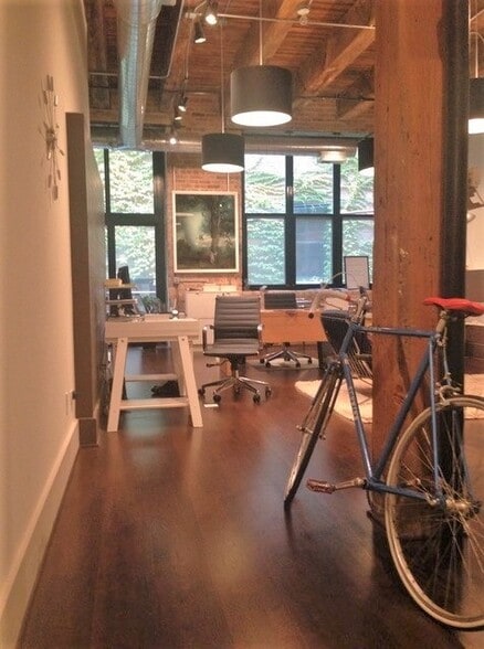 More Photos Of 824 W Superior St, Chicago Office Residential For Sale