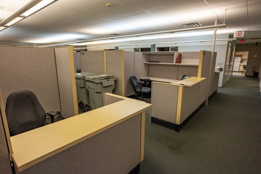 More Photos Of 320 Bilmar Dr, Pittsburgh Office For Sale