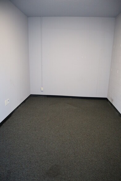 More Photos Of 2358-2368 Lincoln St, Oroville Office For Lease