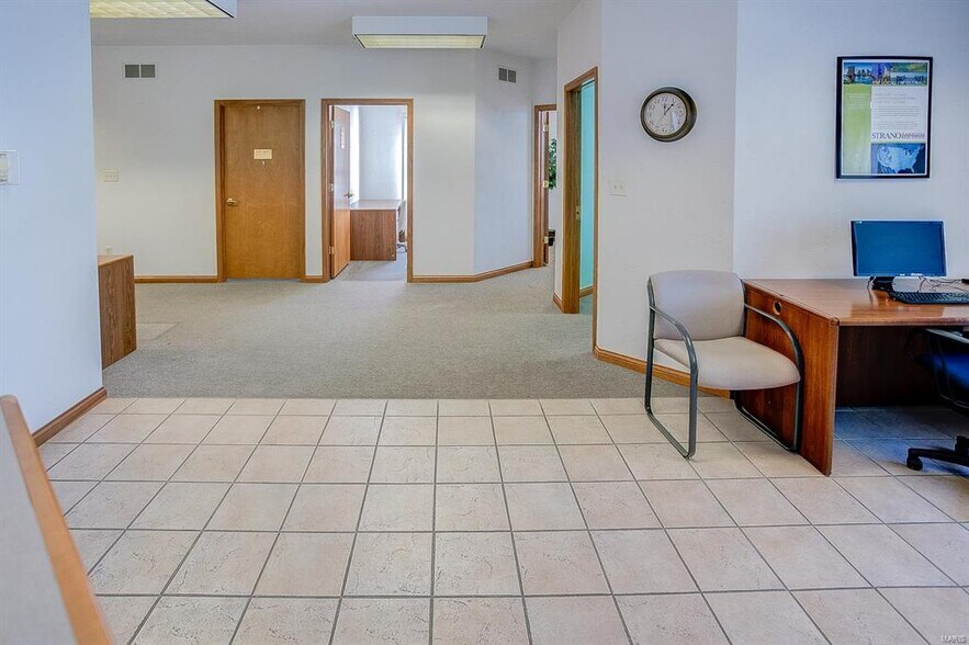More Photos Of 824 N Market St, Waterloo Medical For Sale