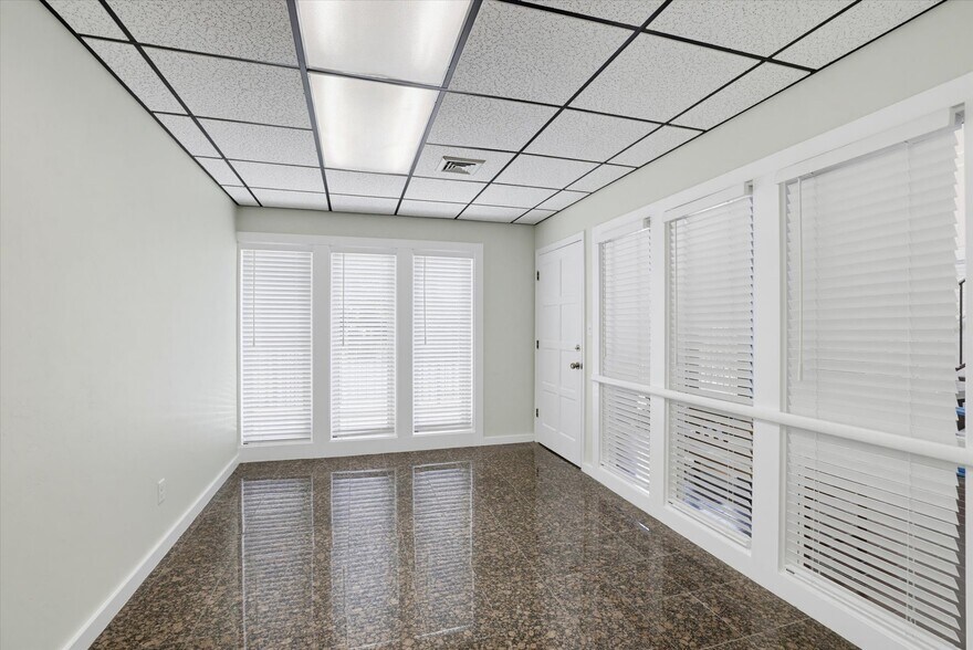 More Photos Of 1801 N Meridian Rd, Tallahassee Office For Lease