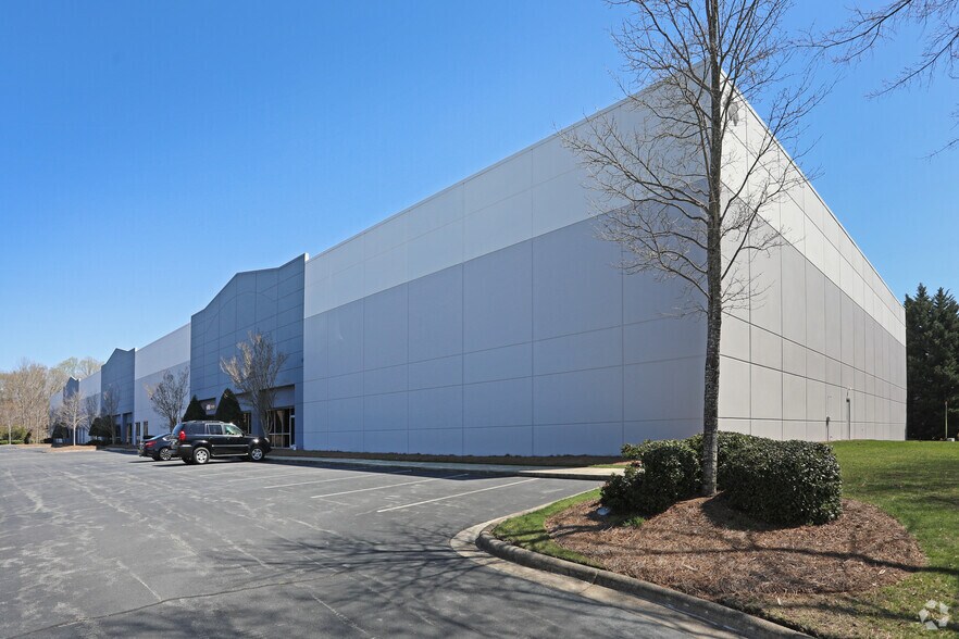 More Photos Of 488 Gallimore Dairy Rd, Greensboro Unknown For Lease