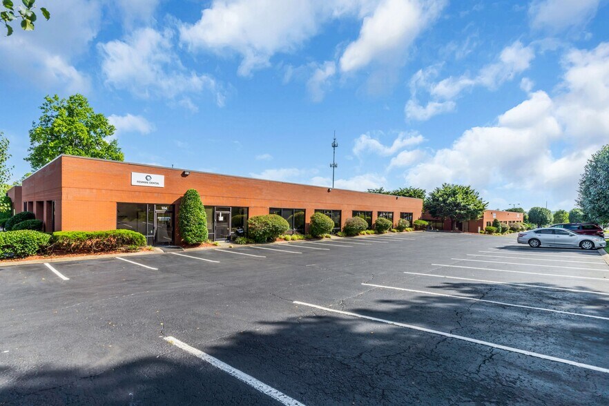 More Photos Of 104-176 Cude Ln, Madison Medical For Lease