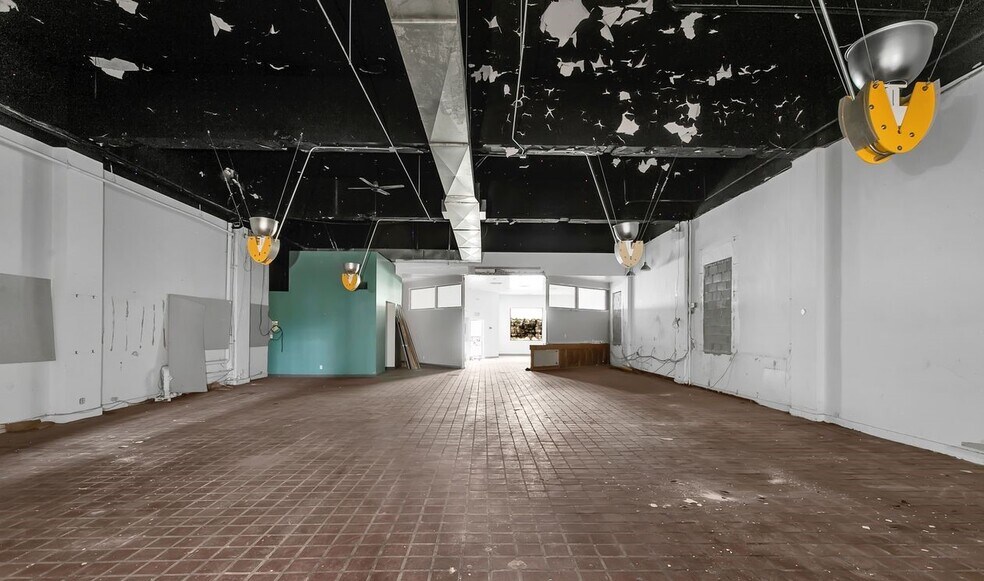More Photos Of 420 N Craig St, Pittsburgh General Retail For Sale