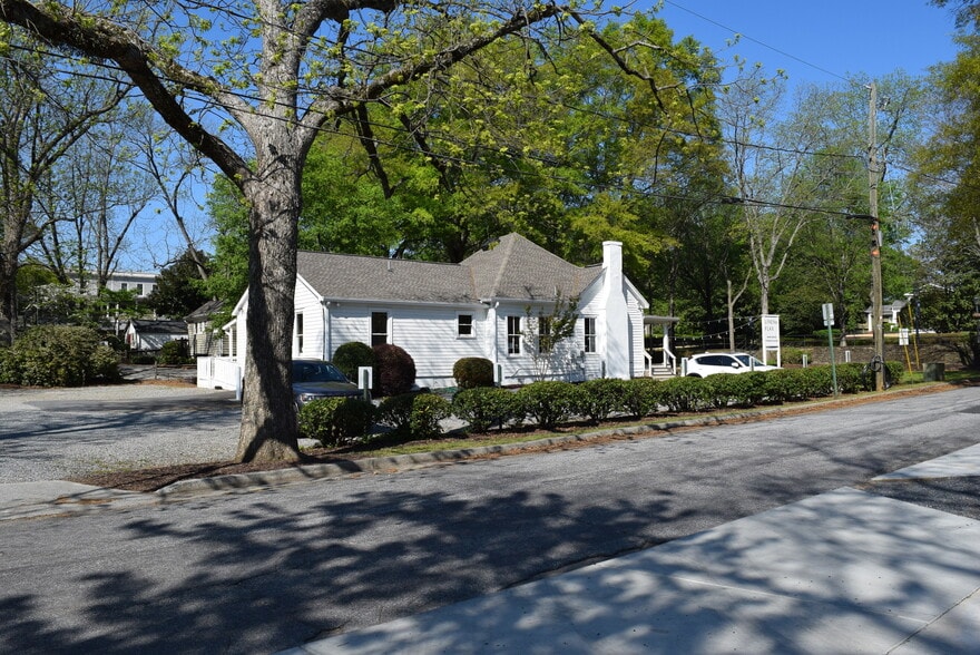 More Photos Of 1116 Canton St, Roswell Office For Sale