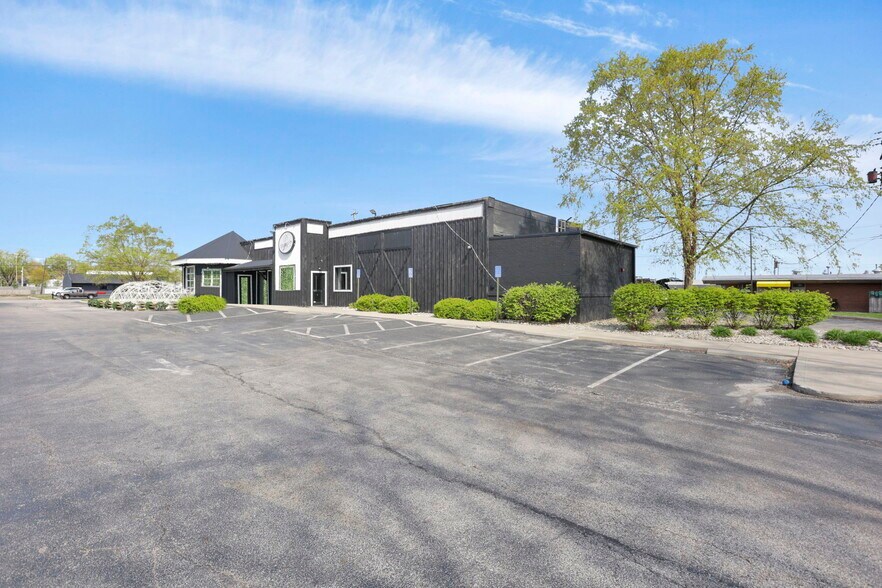 More Photos Of 1122 Hebron Rd, Heath Restaurant For Sale