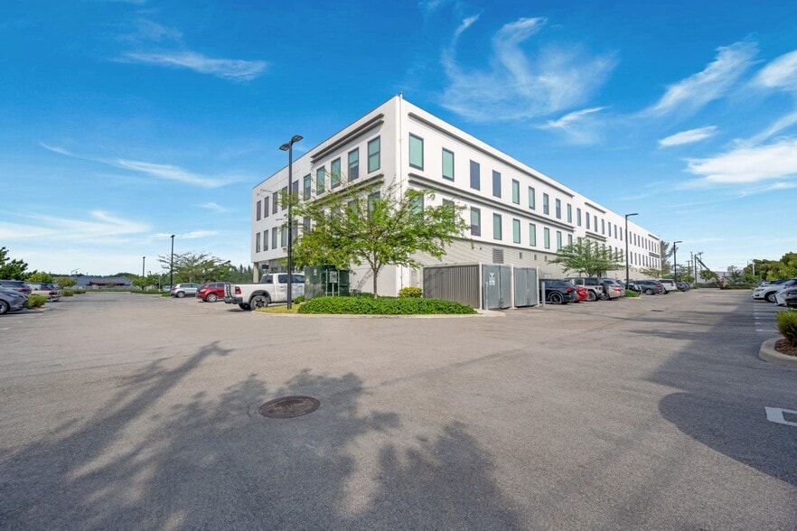 More Photos Of 1695 NW 110th Ave, Miami Office For Sale