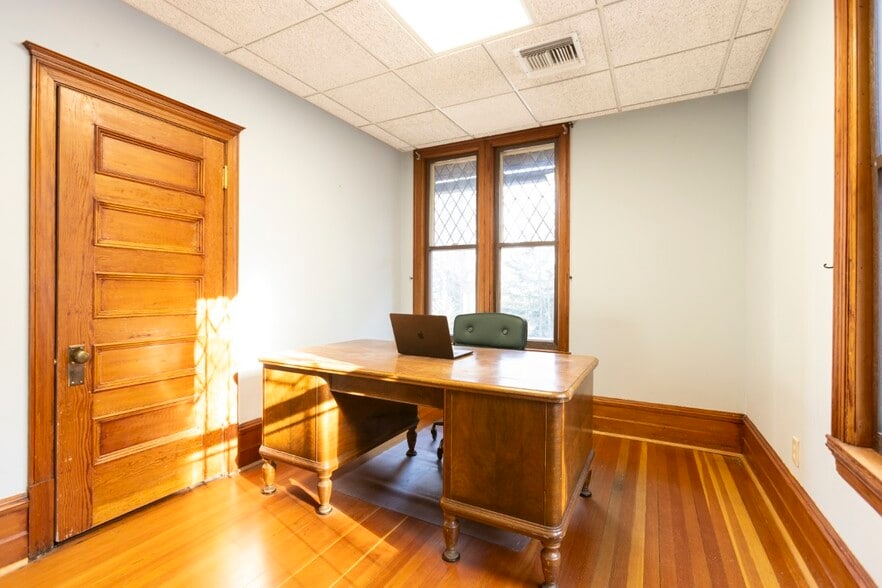 More Photos Of 703 W 7th Ave, Spokane Office For Sale