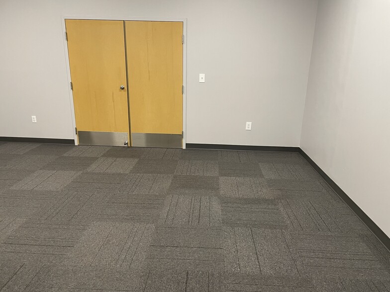 More Photos Of 21294 Johnson Rd, Long Beach Warehouse For Lease