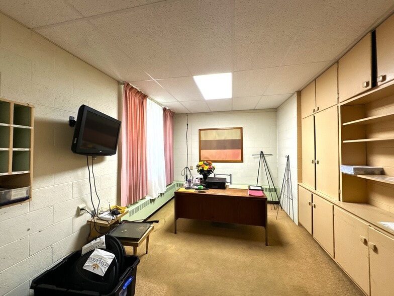 More Photos Of 1496 Swinger Dr, Dayton Religious Facility For Sale