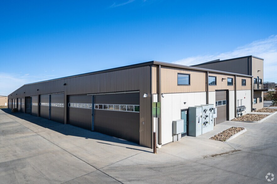 More Photos Of 3000 Airport Dr, Erie Light Manufacturing For Sale