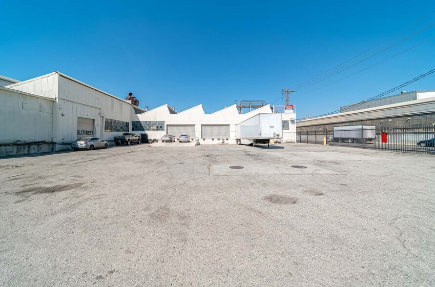 More Photos Of 5008 S Boyle Ave, Vernon Warehouse For Lease