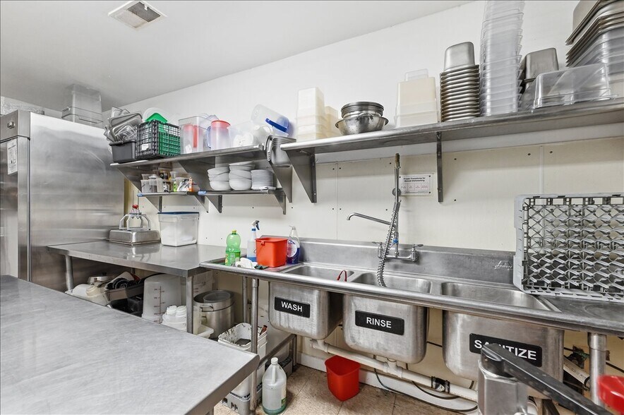 More Photos Of 405 Main St, Silver City Restaurant For Sale