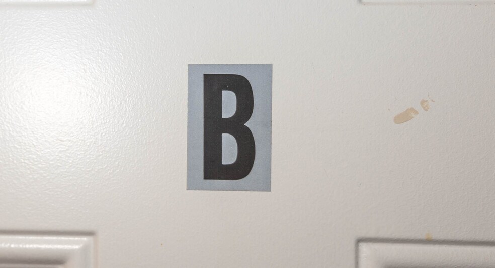 More Photos Of 316 S Broadway, Baltimore Storefront Retail Residential For Sale