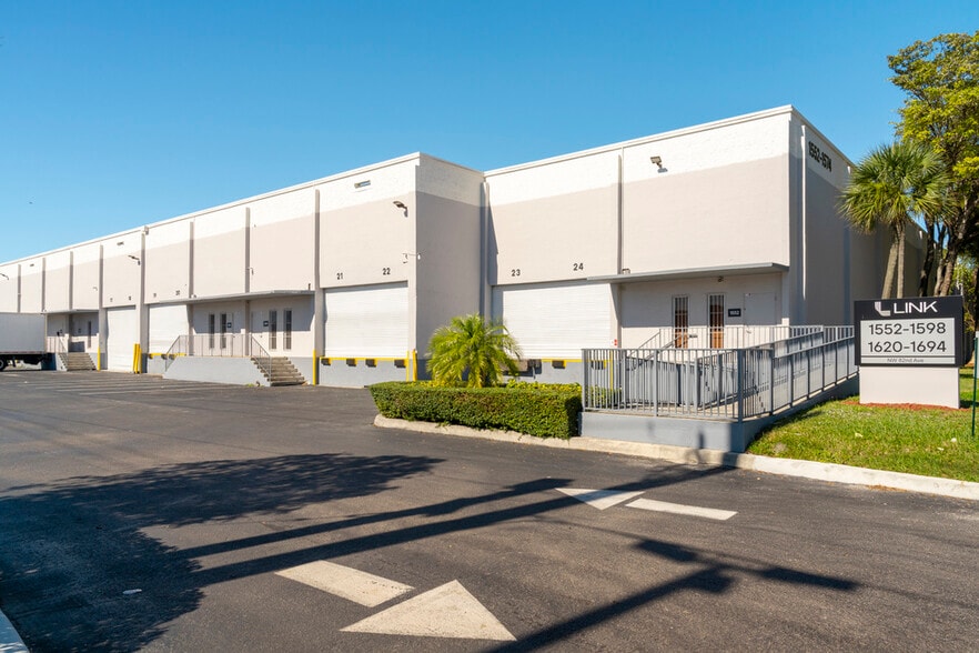 More Photos Of 7950-7966 NW 14th St, Miami Unknown For Lease