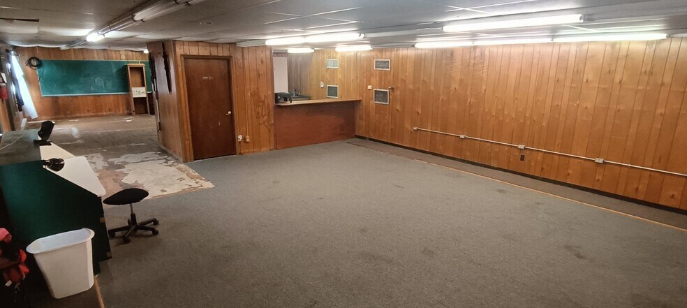 More Photos Of 605 N Richmond Rd, Wharton Flex For Lease