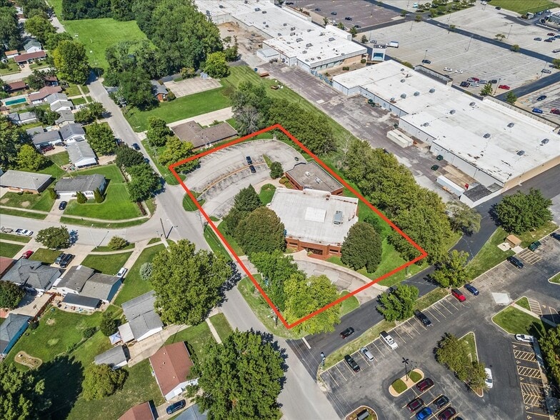 More Photos Of 40 Adloff Ln, Springfield Medical For Lease