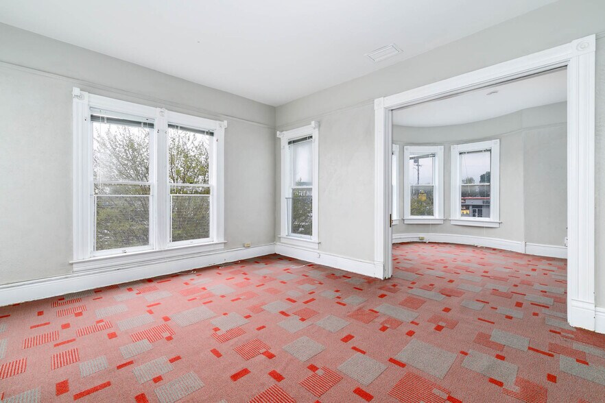 More Photos Of 961 W Holt Blvd, Ontario Medical For Sale