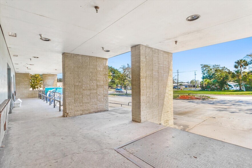 More Photos Of 1825 St Johns Ave, Palatka Office For Sale