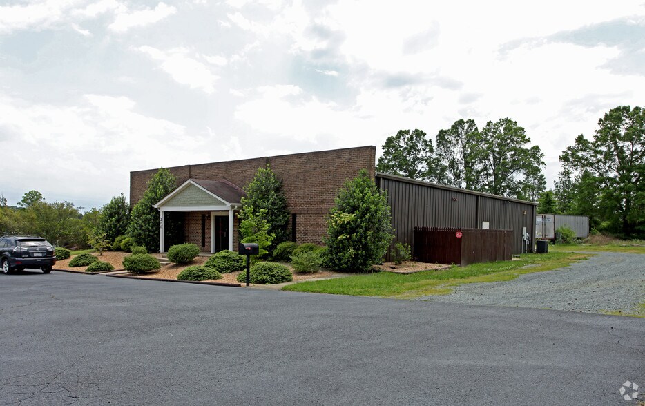 Primary Photo Of 200 Unionville Indian Trail Rd, Indian Trail Office For Sale