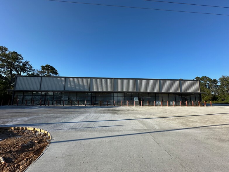 Primary Photo Of 18491 Highway 105, Cleveland General Retail For Lease