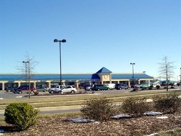 More Photos Of 17252 N Village Main Blvd, Lewes General Retail For Lease