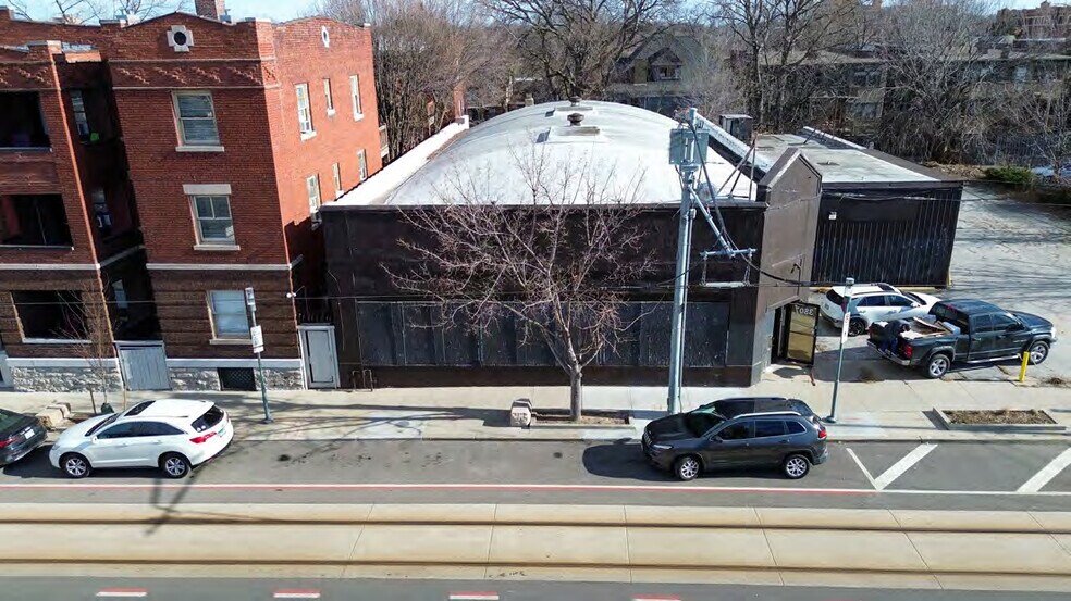 More Photos Of 3807 Main St, Kansas City Freestanding For Lease
