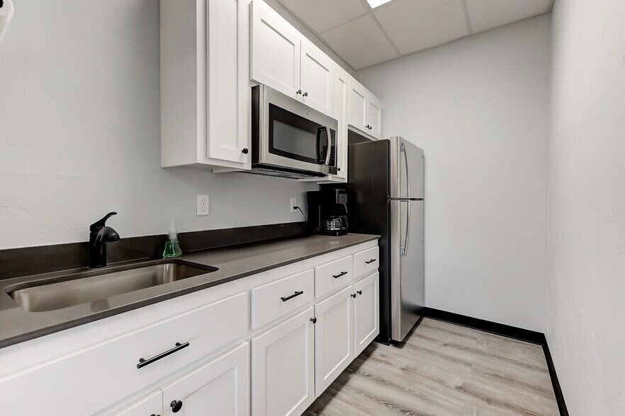 More Photos Of 121 N Crawford Ave, Norman Office For Lease