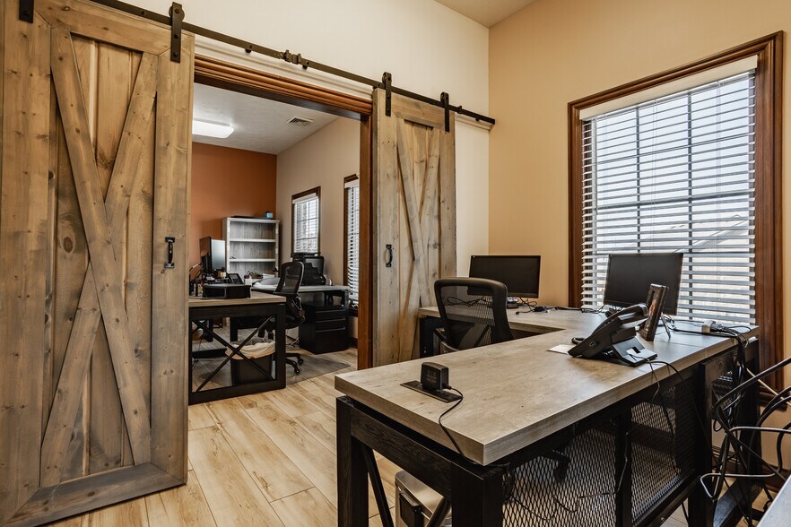 More Photos Of 698 Oldefield Commons Dr, Greenwood Medical For Sale
