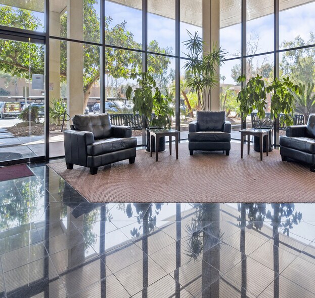 More Photos Of 2633 E Indian School Rd, Phoenix Office For Lease