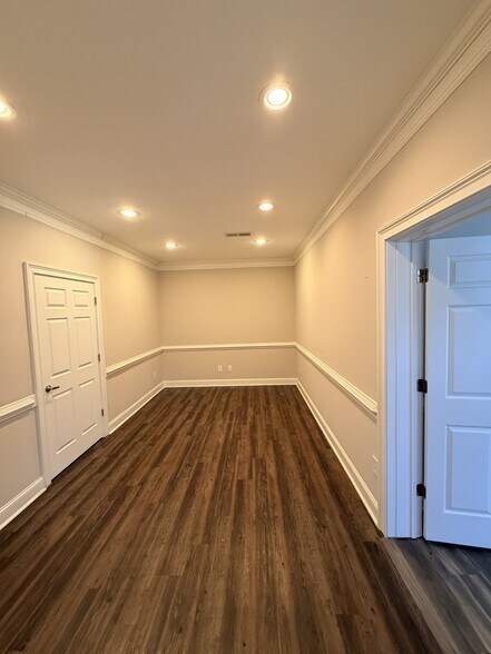 More Photos Of 3209 S Cherokee Ln, Woodstock Office For Lease