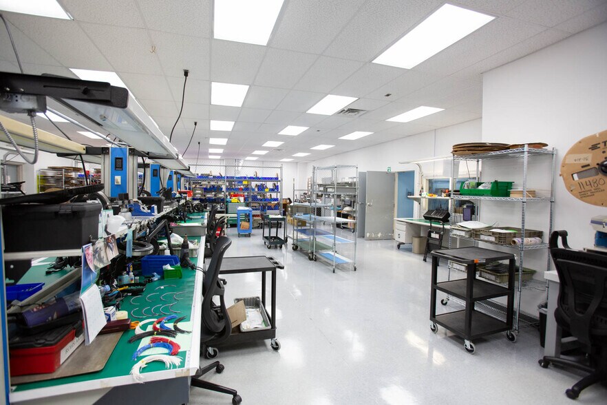 More Photos Of 264 West Dr, Melbourne Light Manufacturing For Lease