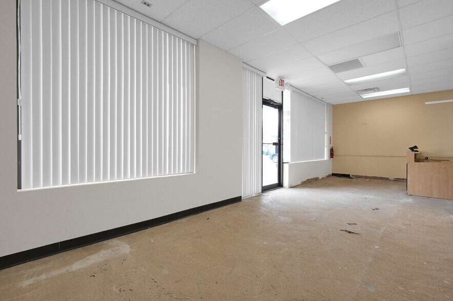More Photos Of 747-889 Bethel Rd, Columbus Storefront For Lease